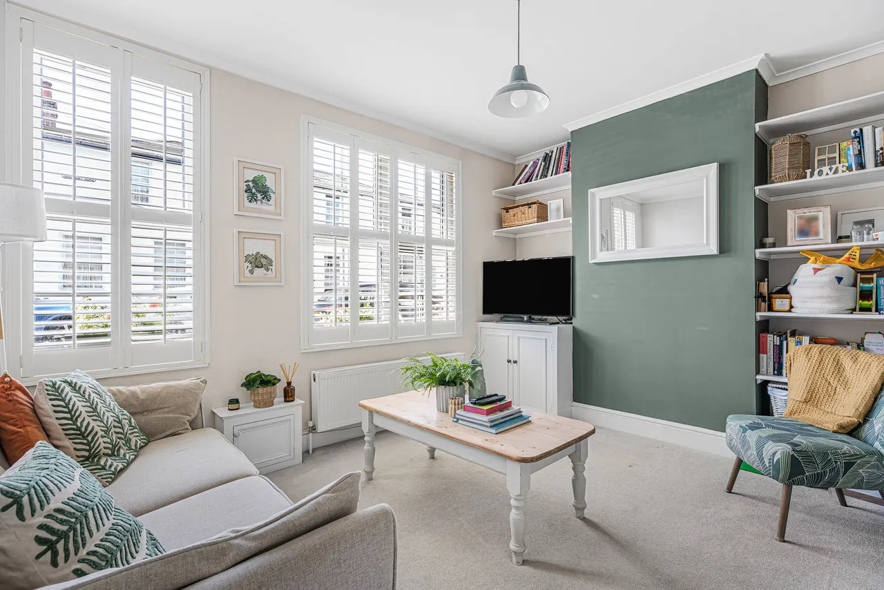 Harvest Road, Englefield Green, TW20, photo 4