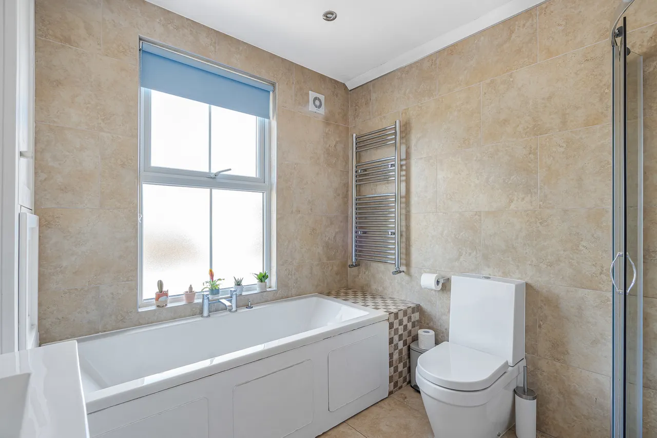 Harvest Road, Englefield Green, TW20, photo 30
