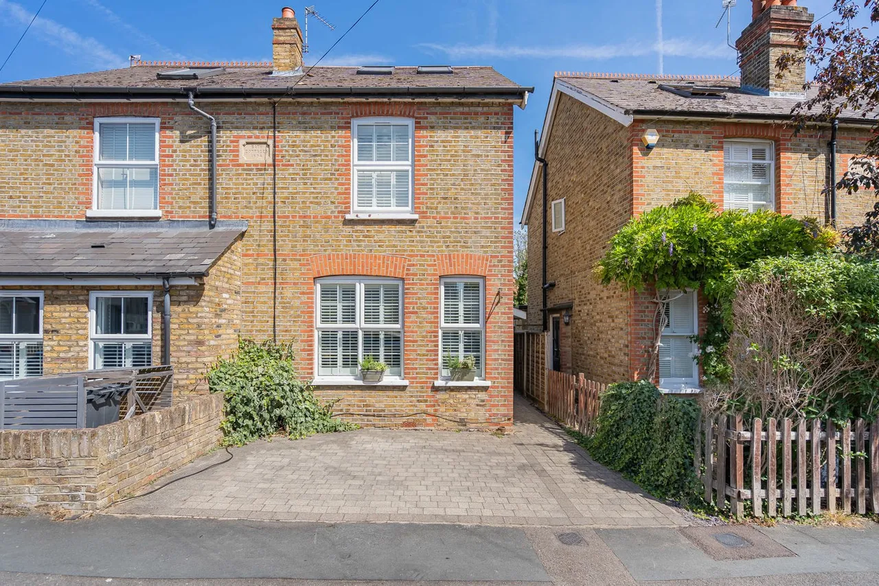 Harvest Road, Englefield Green, TW20, photo 39