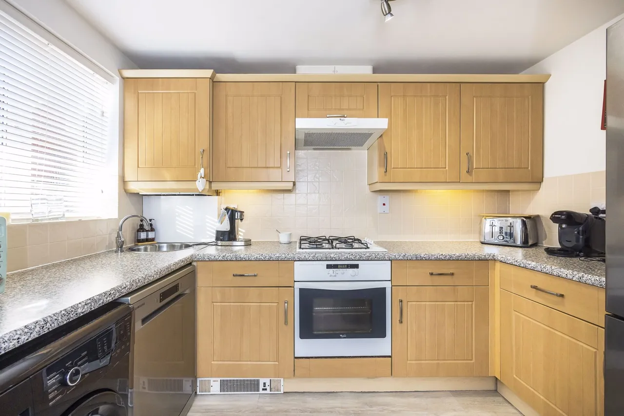 Pinewood Place, Dartford, photo 4