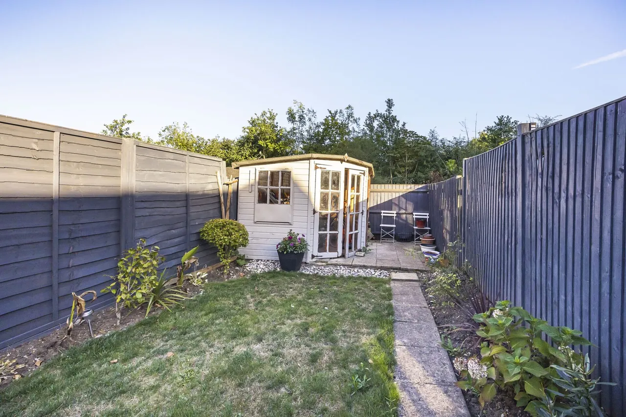 Pinewood Place, Dartford, photo 3