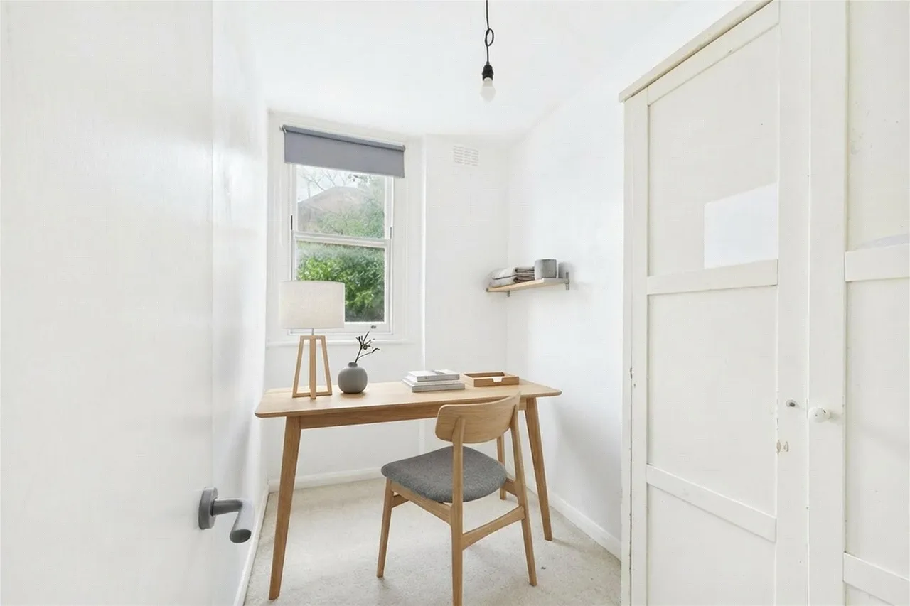 Palace Road, London, SW2, photo 4