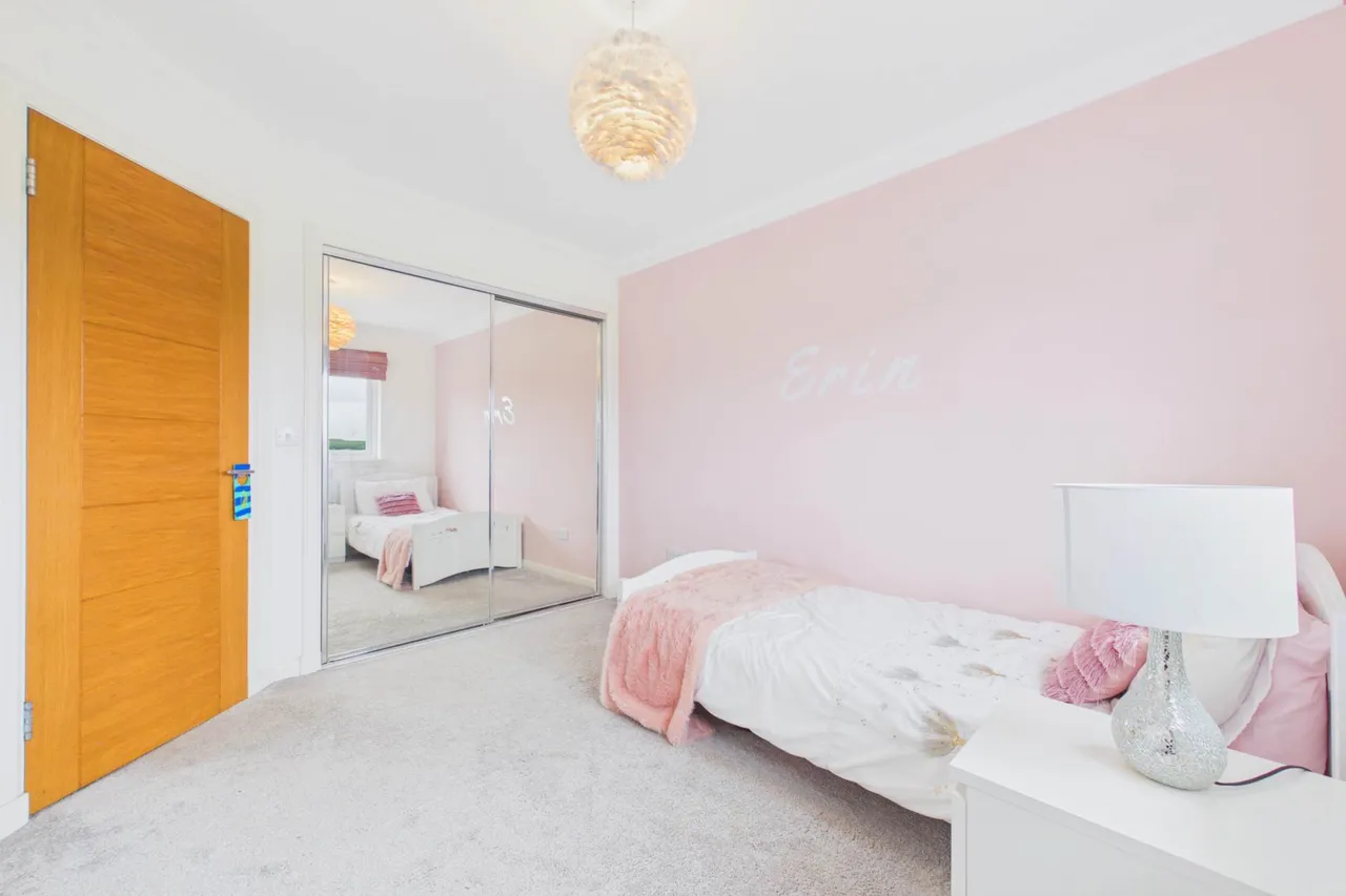 Herbison Crescent, Shotts, photo 29
