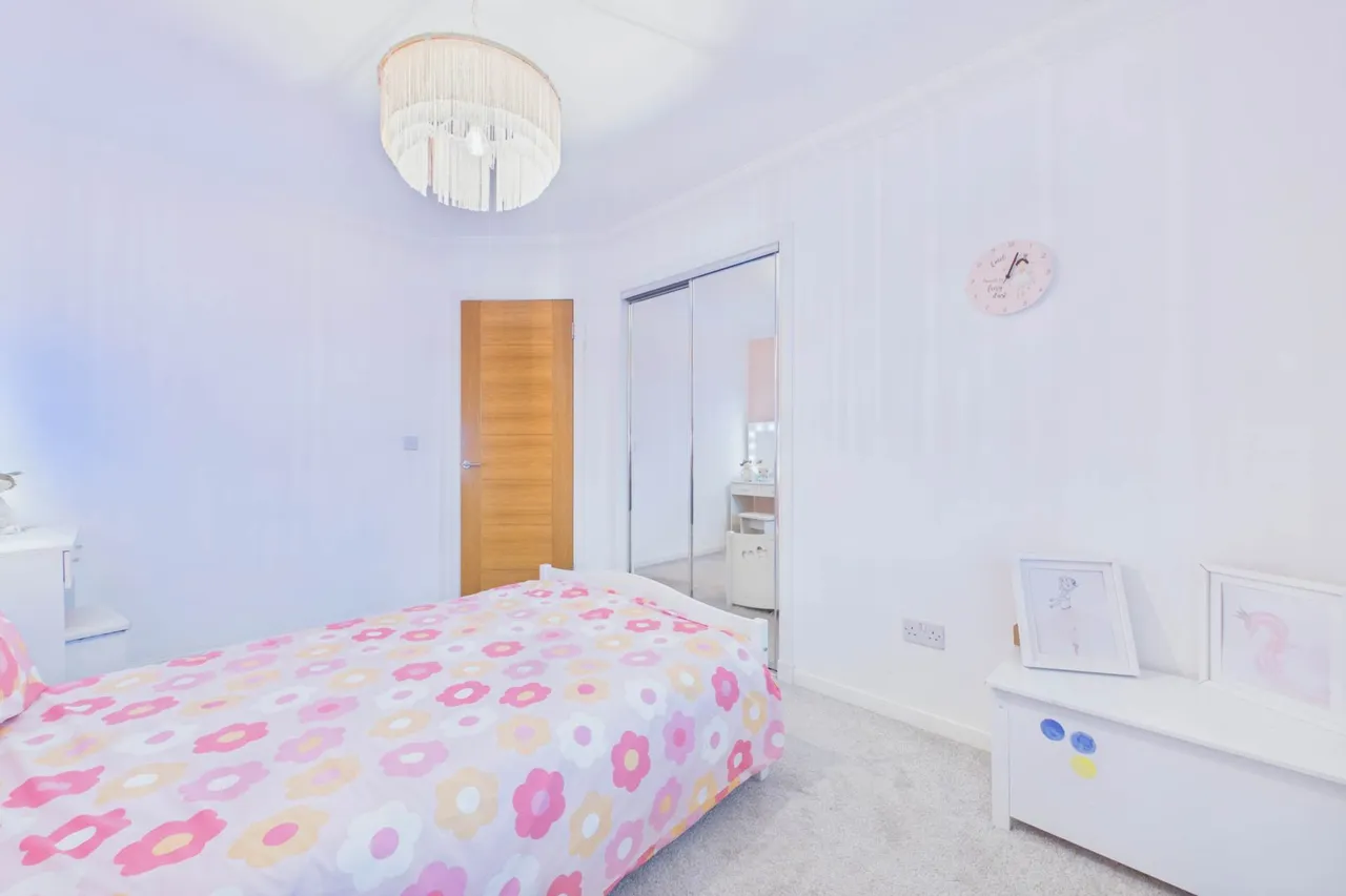 Herbison Crescent, Shotts, photo 26