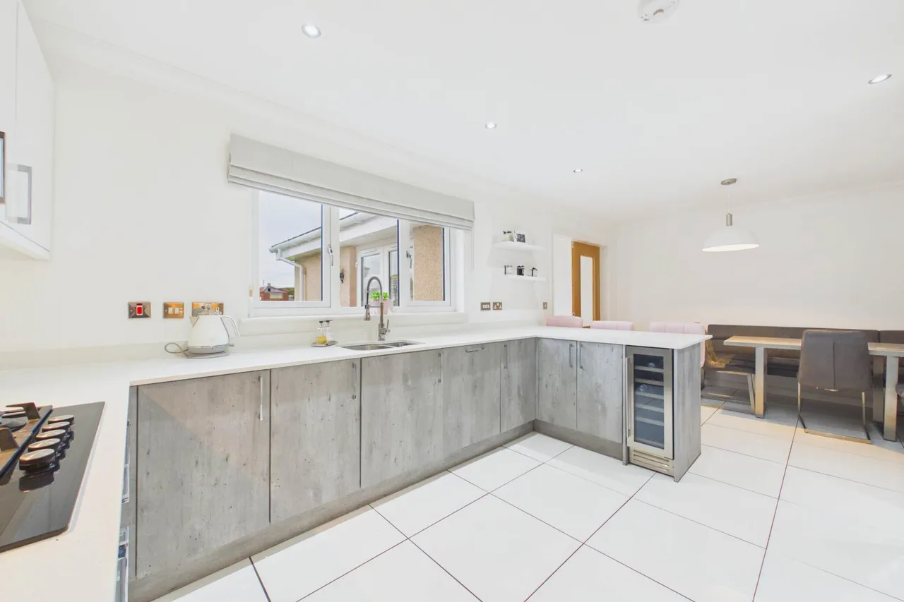 Herbison Crescent, Shotts, photo 7
