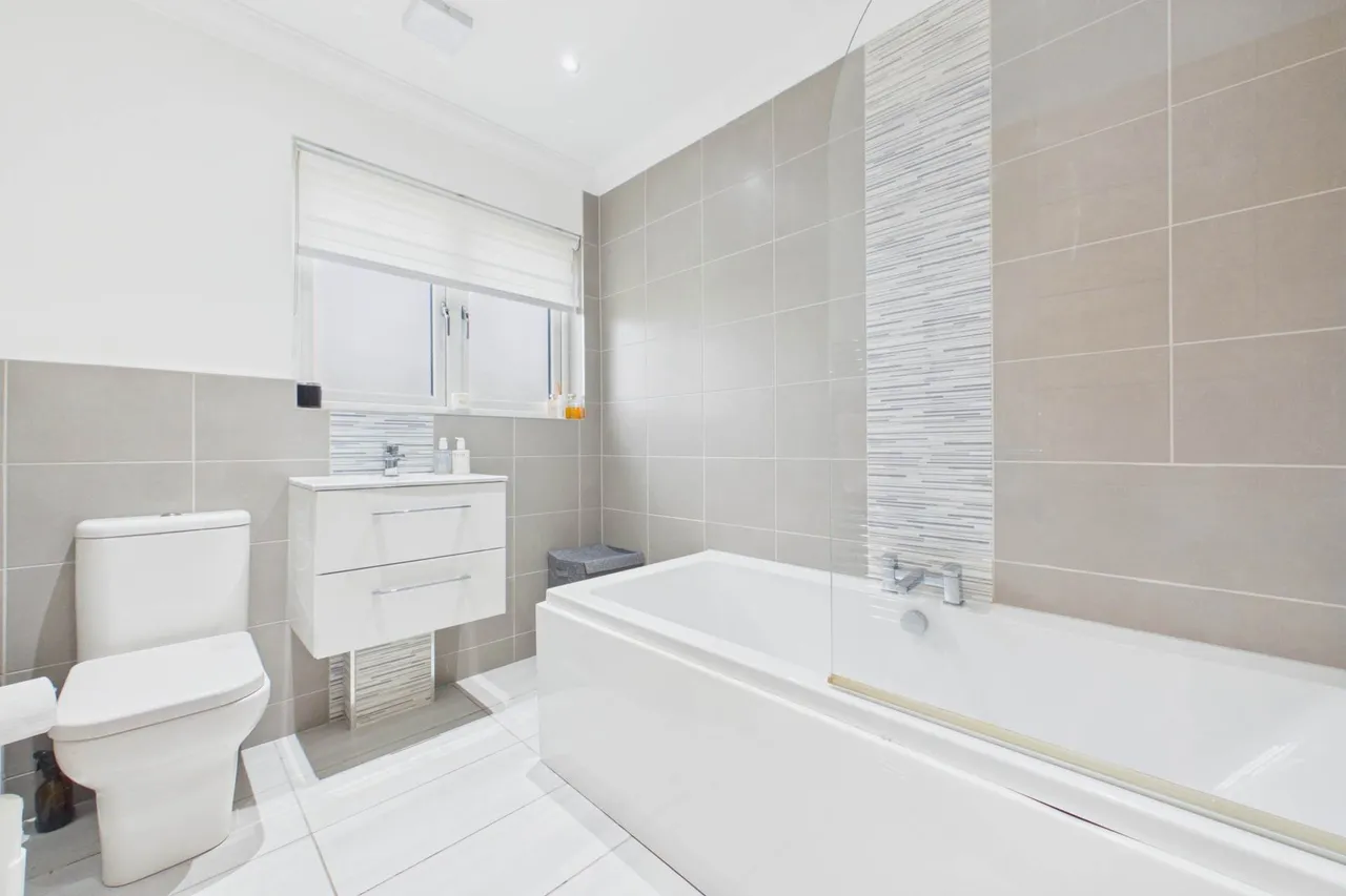 Herbison Crescent, Shotts, photo 30