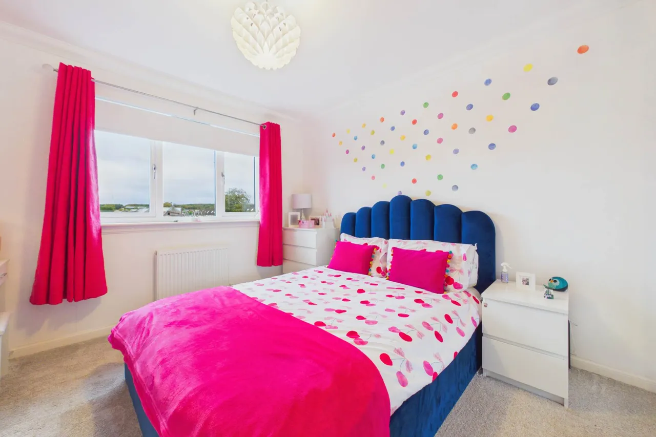 Herbison Crescent, Shotts, photo 21