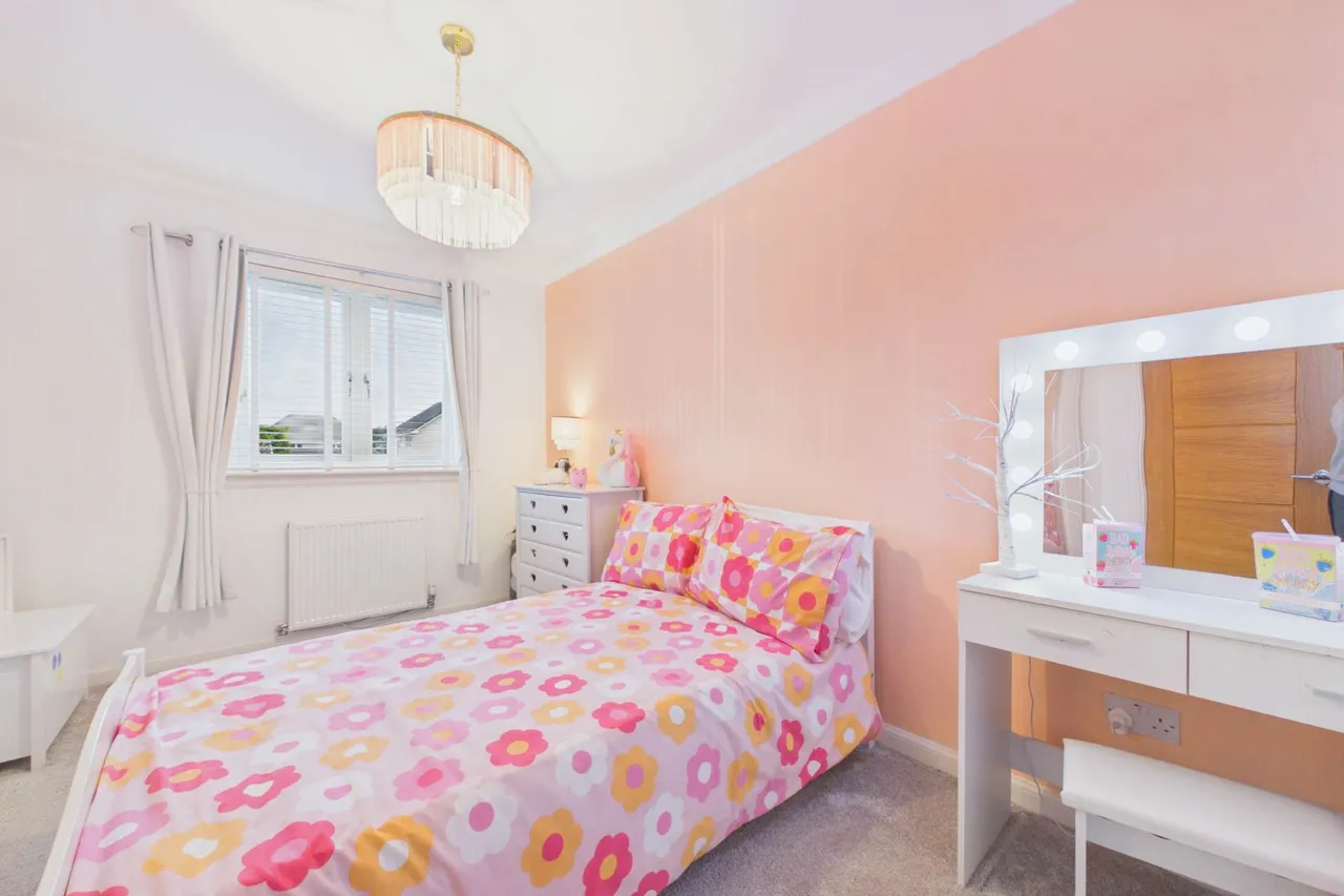 Herbison Crescent, Shotts, photo 24