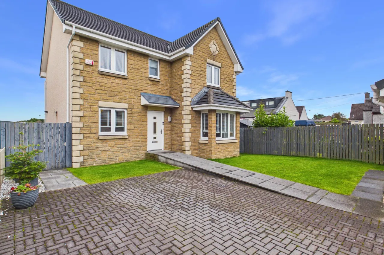 Herbison Crescent, Shotts, photo 35