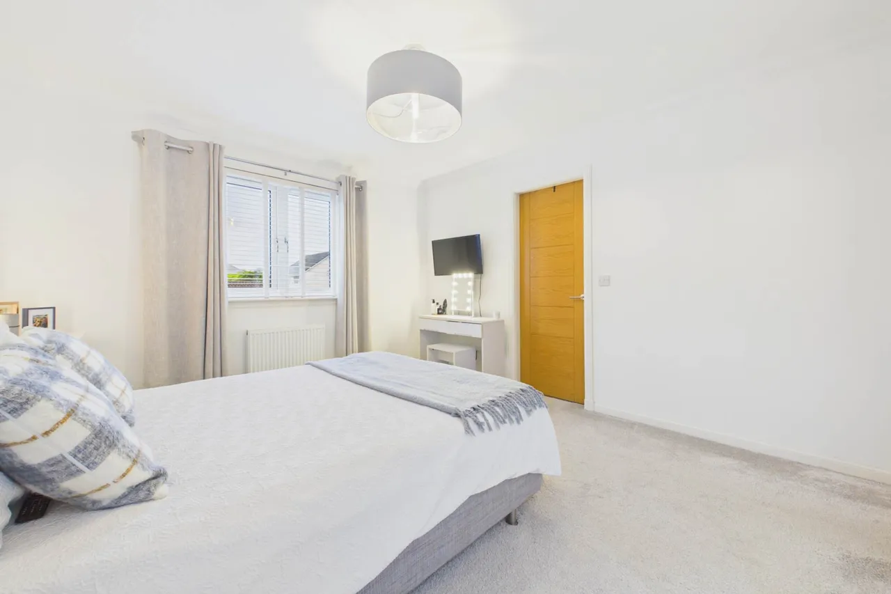 Herbison Crescent, Shotts, photo 18