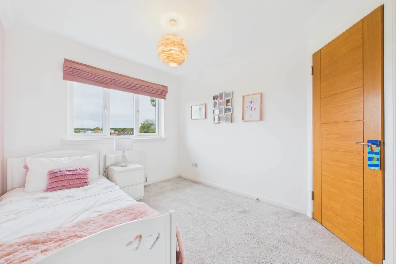 Herbison Crescent, Shotts, photo 28