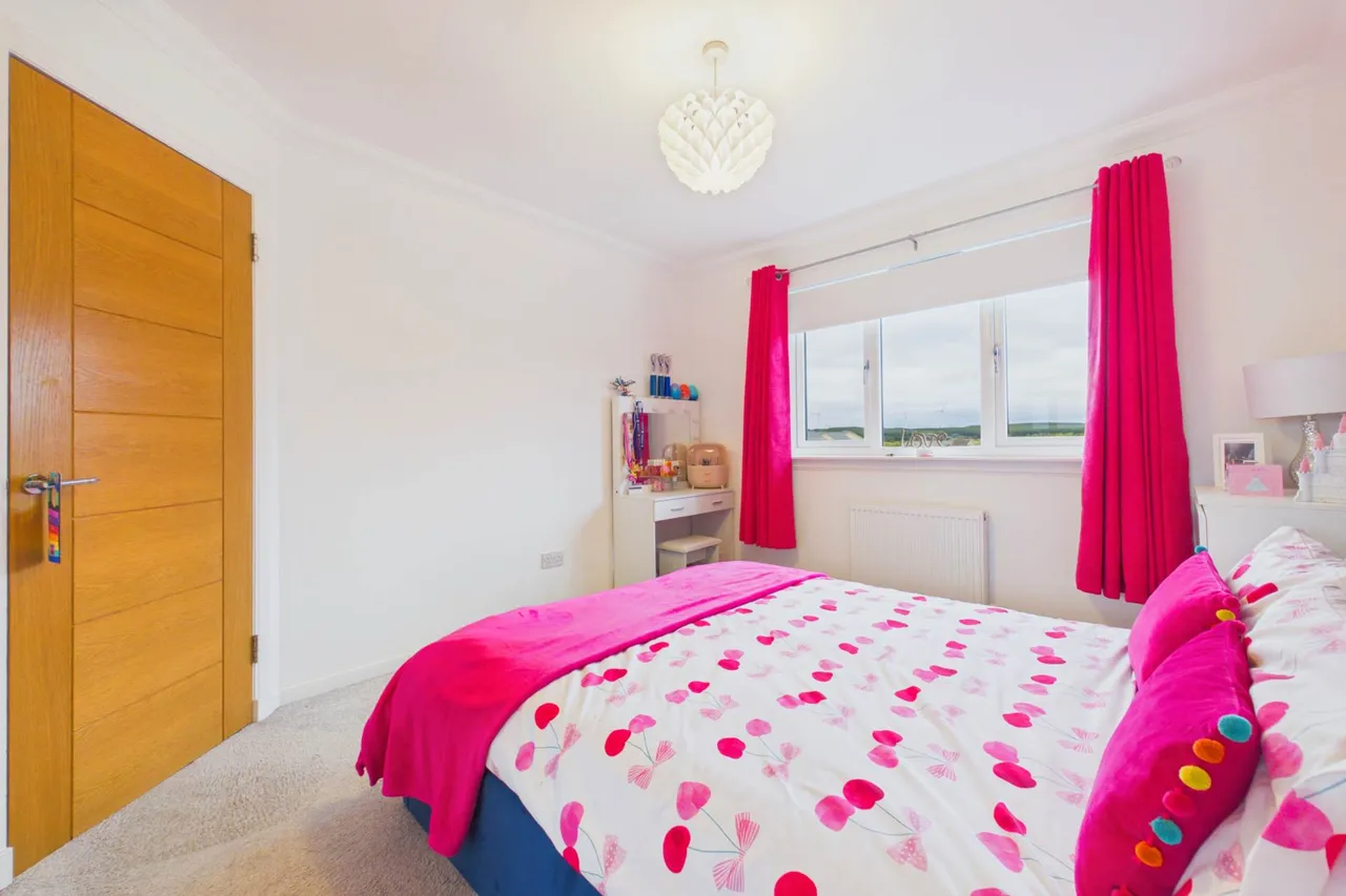 Herbison Crescent, Shotts, photo 22
