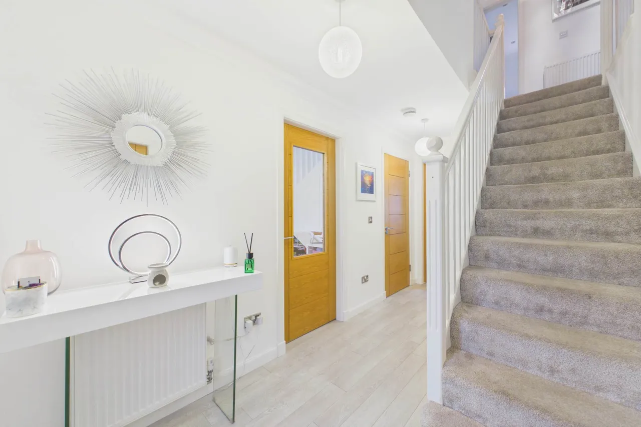 Herbison Crescent, Shotts, photo 16