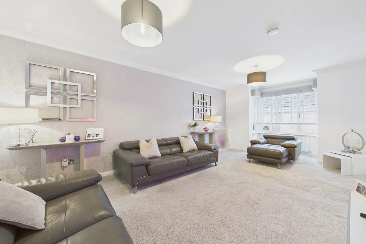 Herbison Crescent, Shotts, photo 5