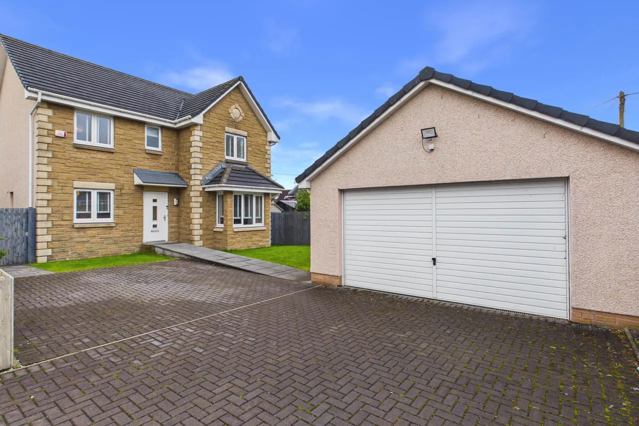 Herbison Crescent, Shotts, photo 34