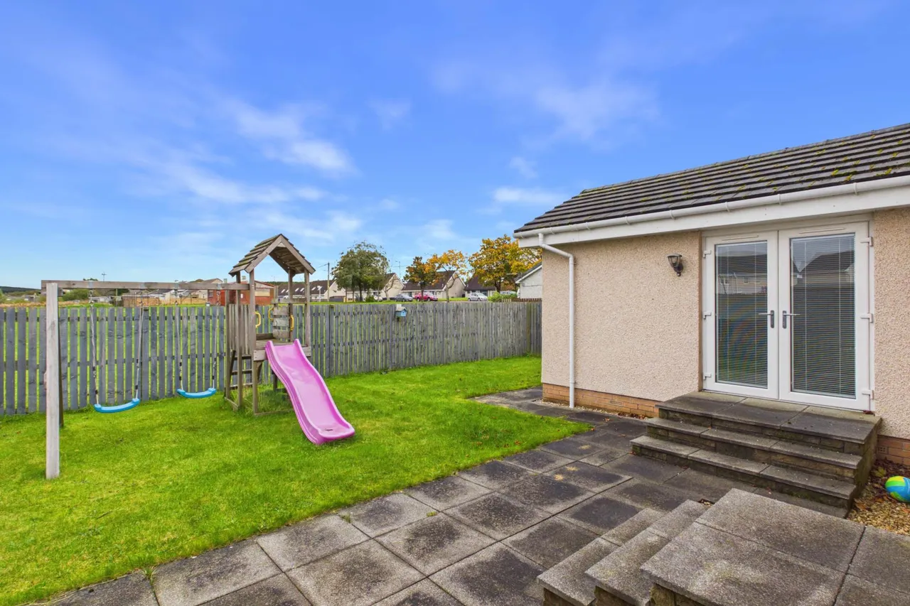 Herbison Crescent, Shotts, photo 33