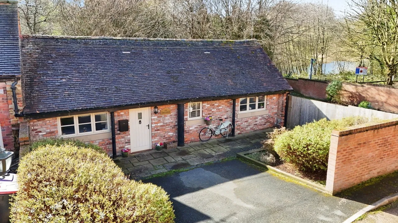 2 bed house for sale — The Coach House, Stirchley Grange, Stirchley Road TF3 1AB