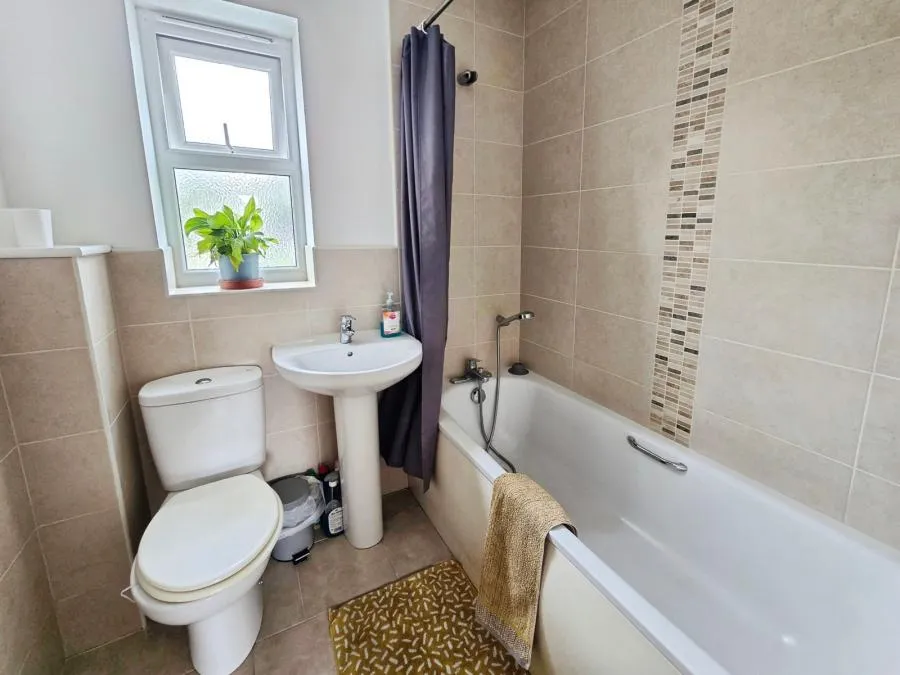Silcombe Lane, Freshwater, PO40, photo 10