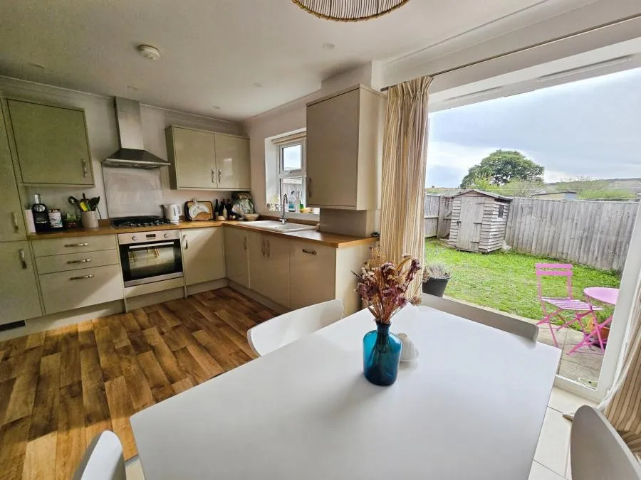 Silcombe Lane, Freshwater, PO40, photo 3