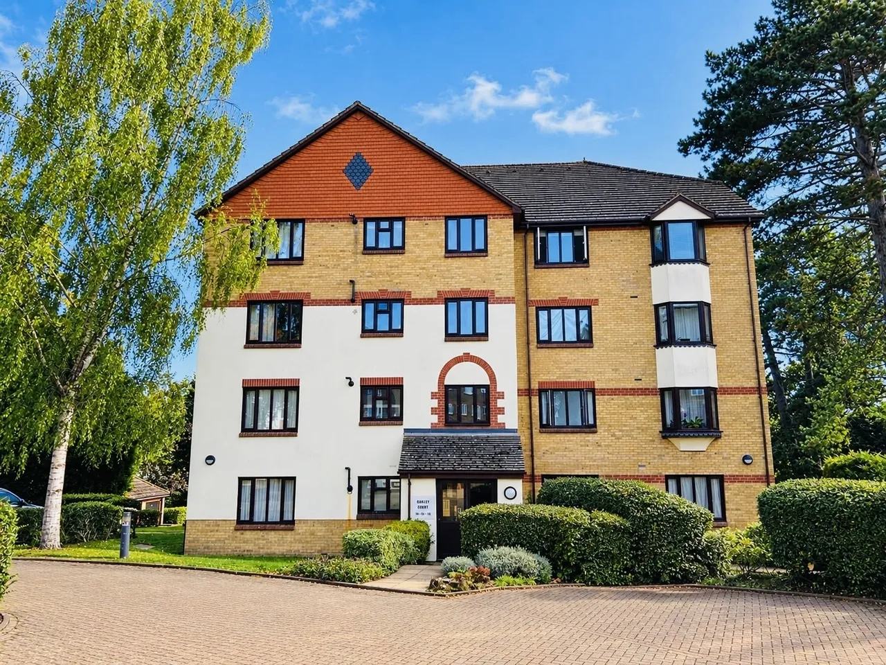 1 bed flat to rent, Redhill, RH1