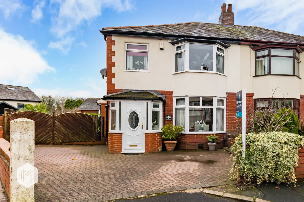 3 bed house for sale — Willowbank Avenue, Bolton, BL2 1LX