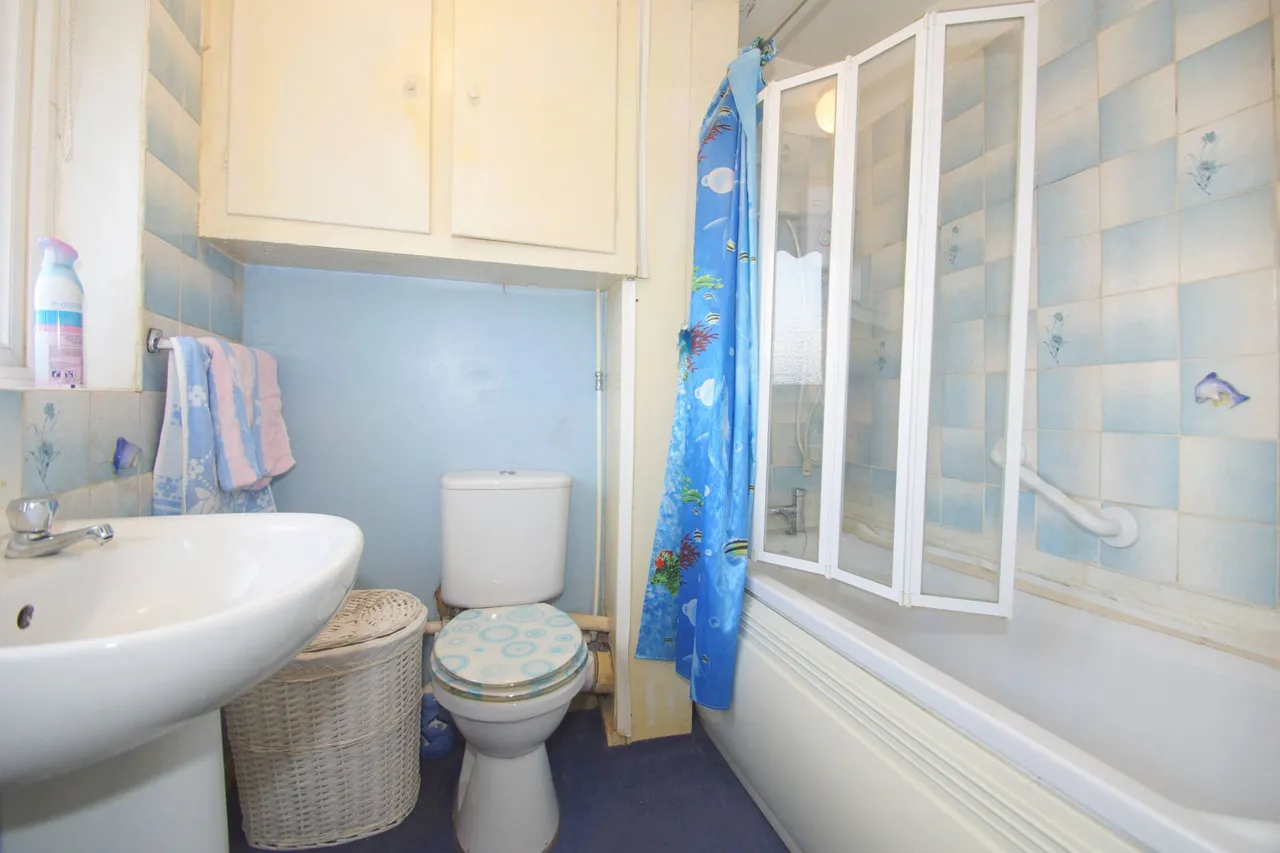 Henderson Drive, Dartford, photo 8