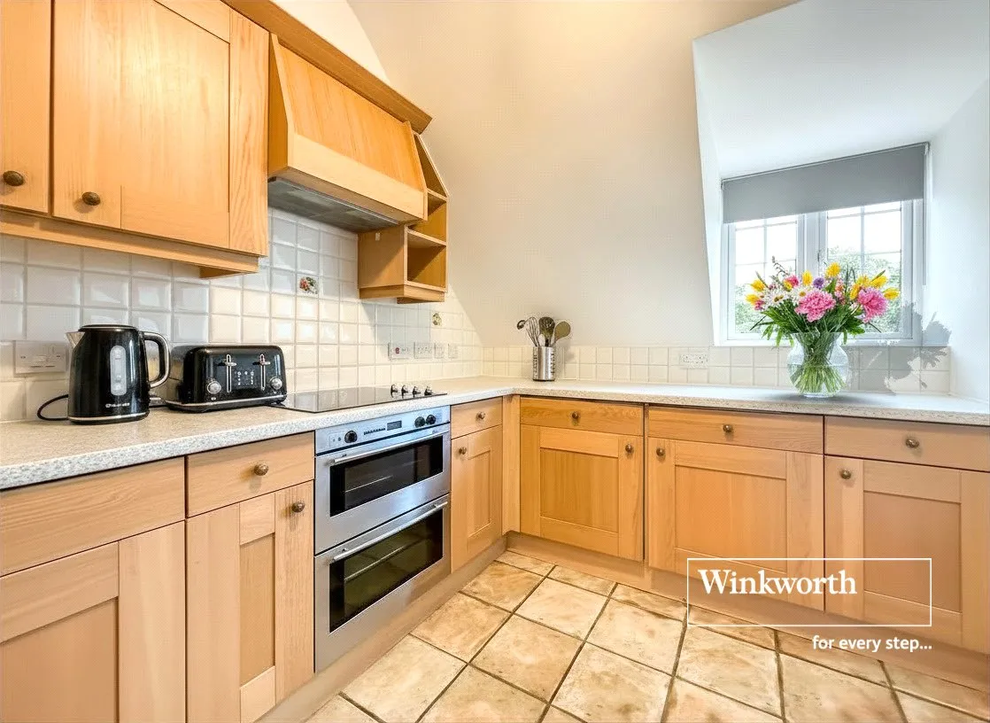 Whincroft Close, Ferndown, Dorset, BH22, photo 2