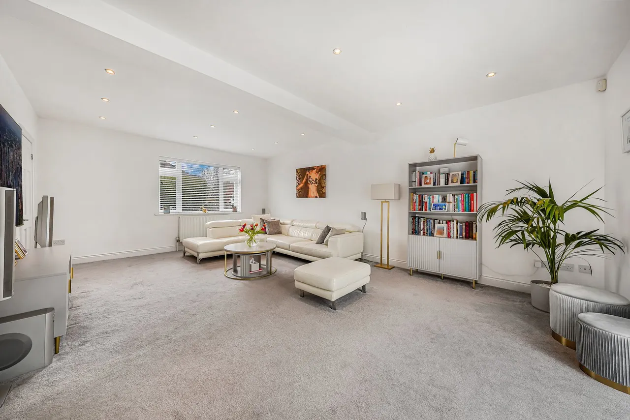 Whitehills Road, Loughton, IG10, photo 6