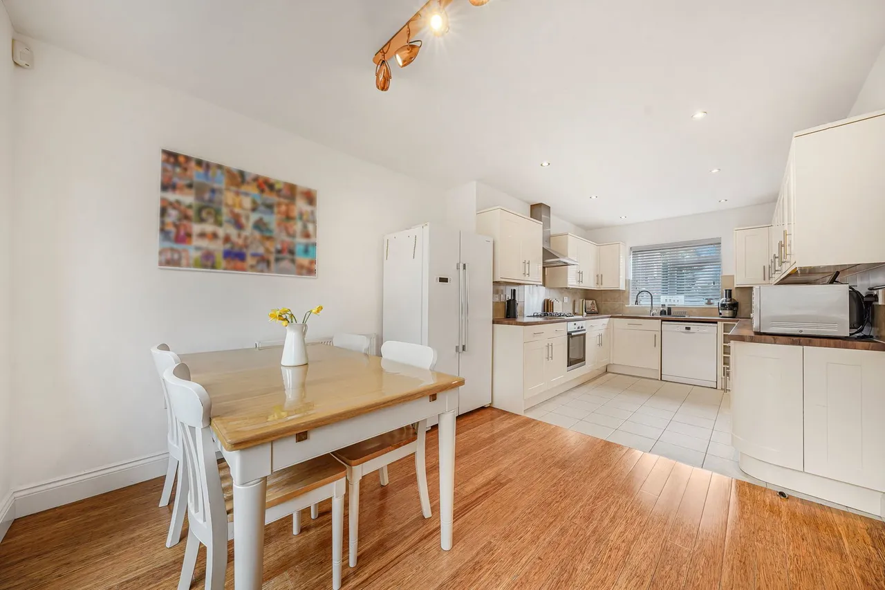 Whitehills Road, Loughton, IG10, photo 3