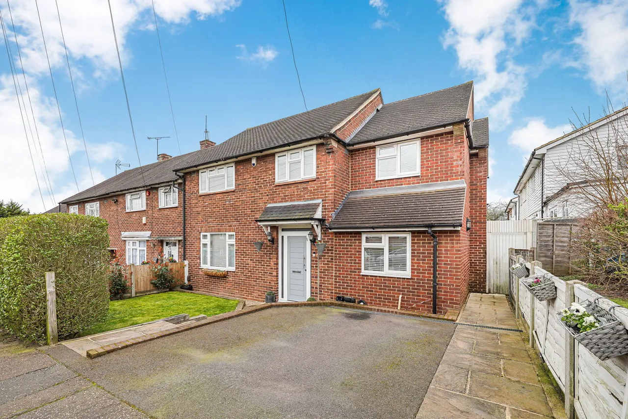 4 bed house for sale, Whitehills Road, Loughton, IG10