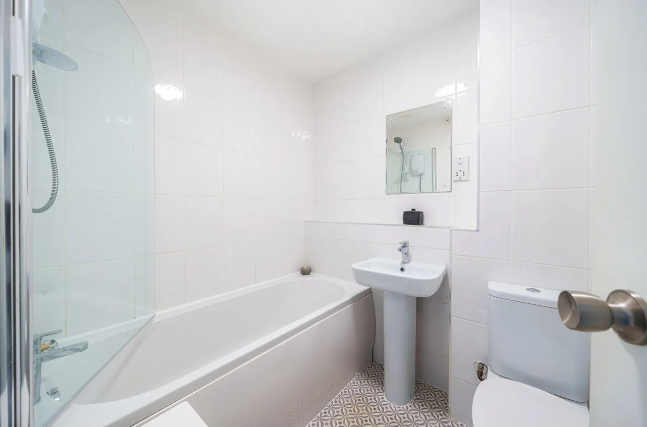 School Lane, Collingham, LS22, photo 5