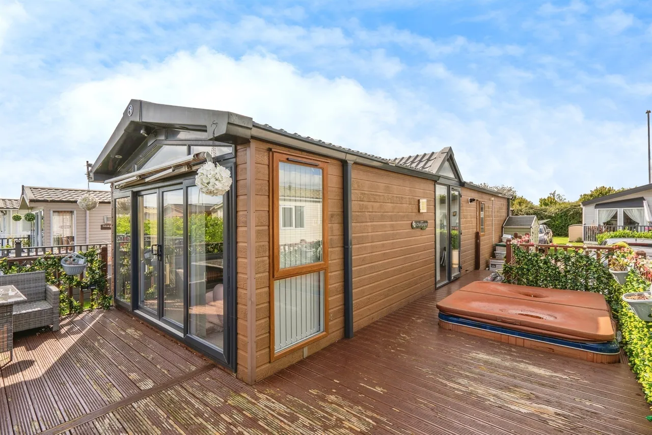 2 bed park home for sale — Eastern Road, Portsmouth