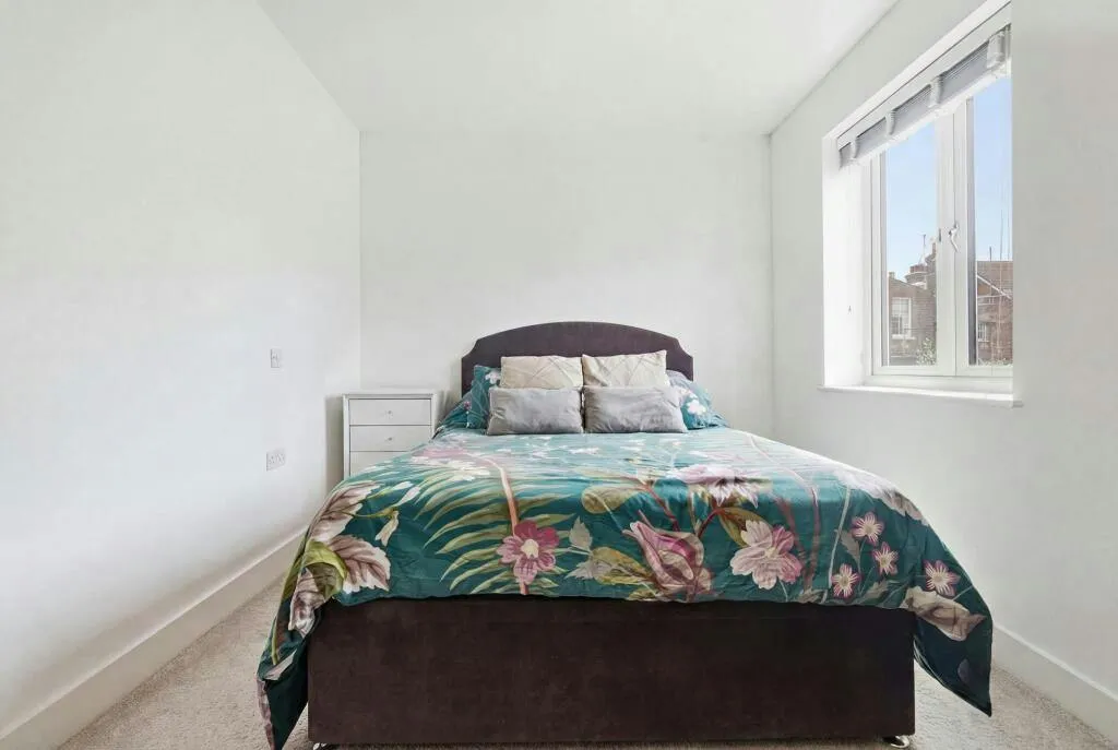 Connaught Avenue, London, E4, photo 7
