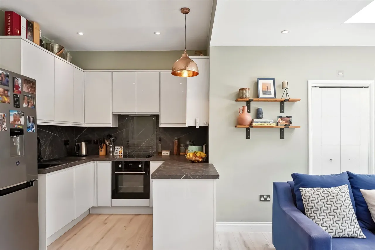 Oak Avenue, Hampton, TW12 3NR, photo 7