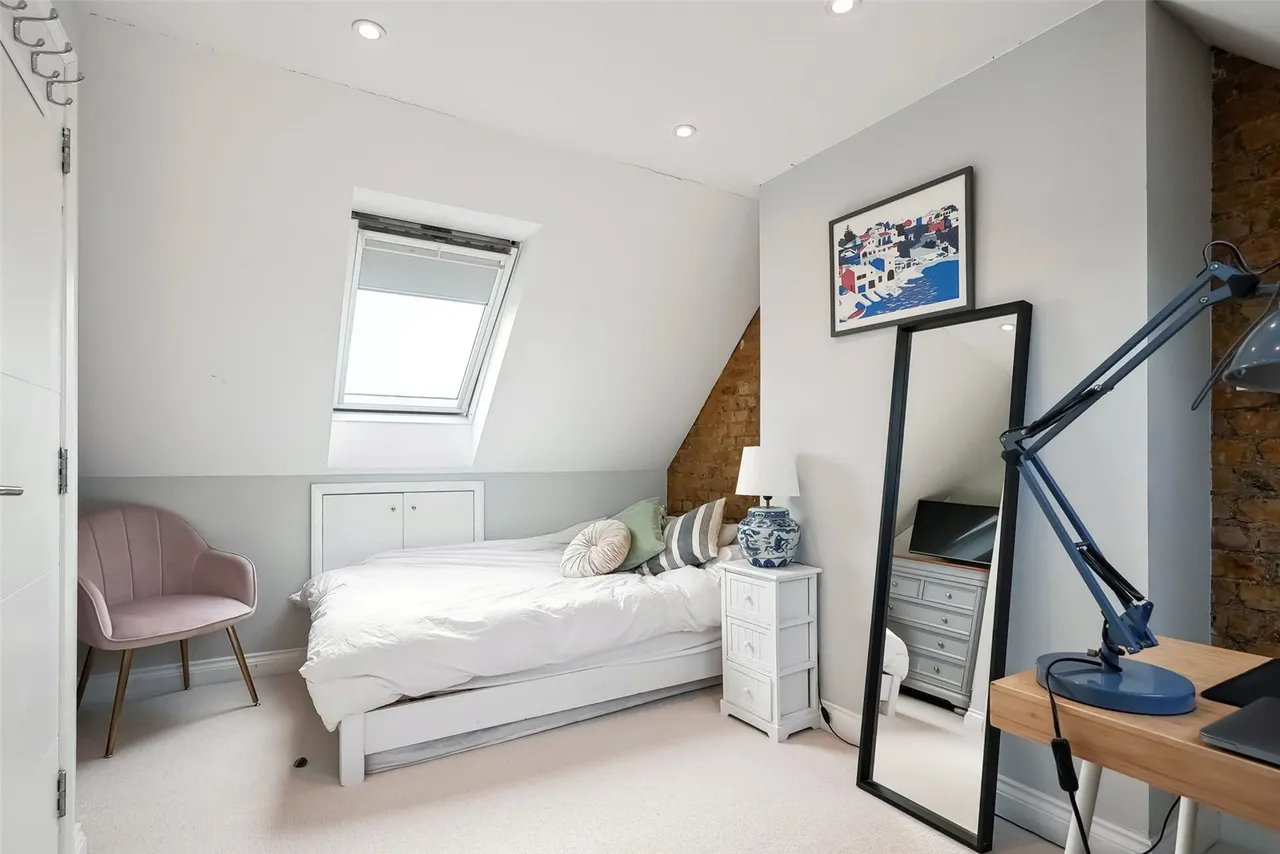 Oak Avenue, Hampton, TW12 3NR, photo 9