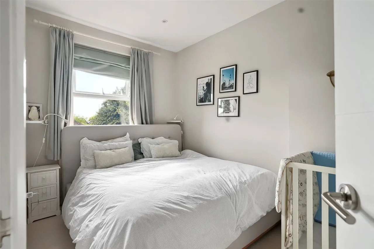 Oak Avenue, Hampton, TW12 3NR, photo 13