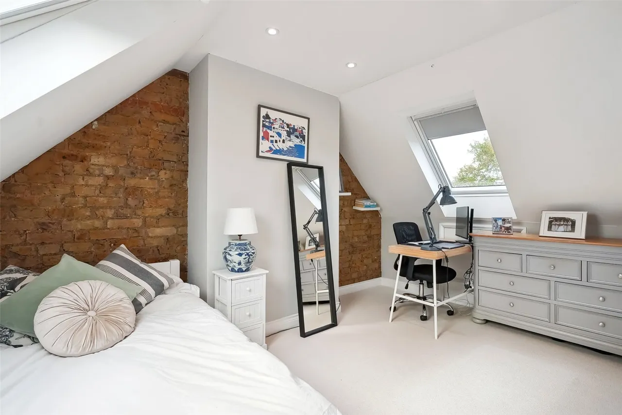 Oak Avenue, Hampton, TW12 3NR, photo 8