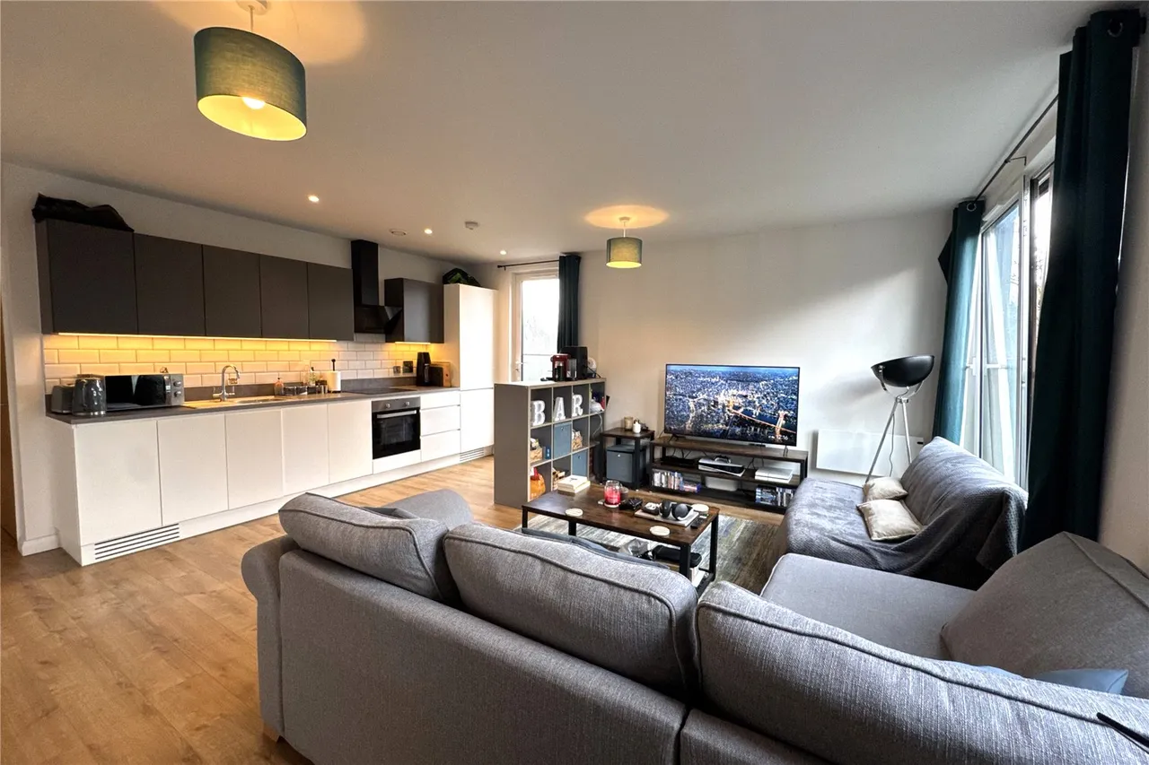 Farnborough Road, Farnborough, Hampshire, GU14 7TQ, photo 4