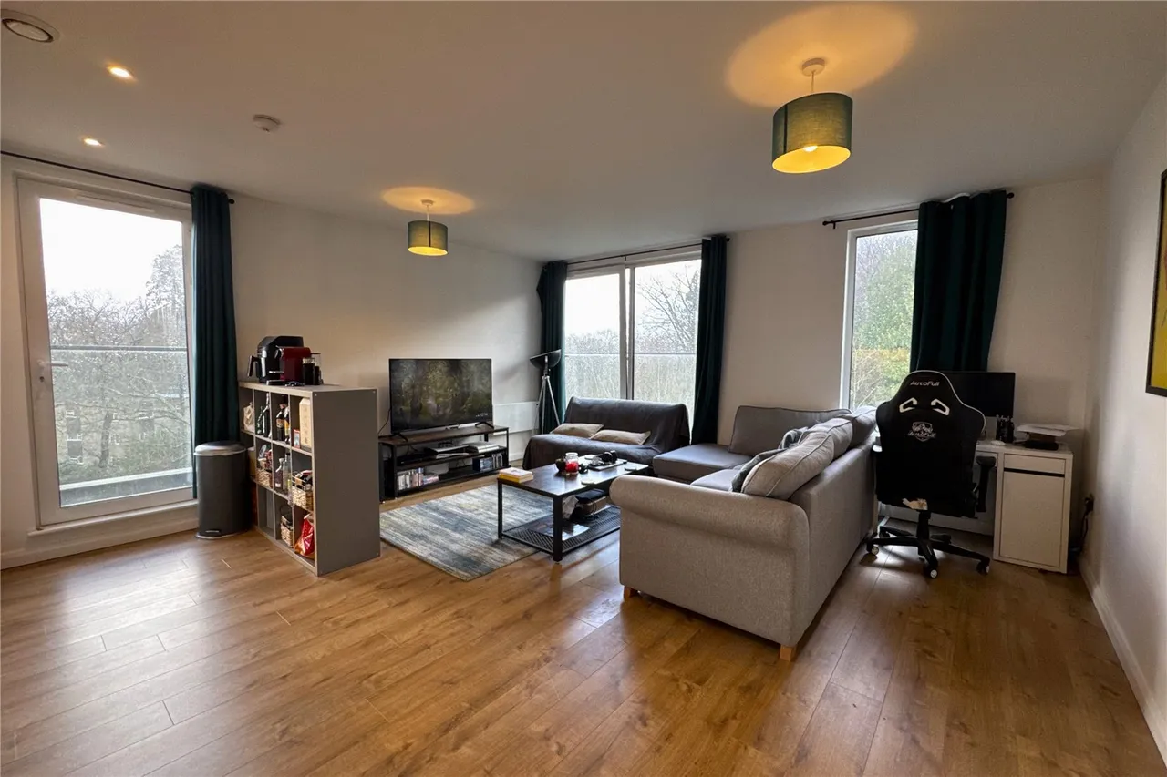 2 bed flat for sale — Farnborough Road, Farnborough, Hampshire, GU14 7TQ