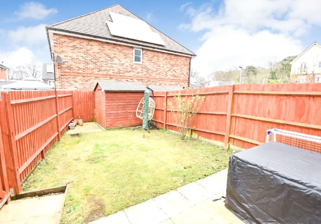 Nightjar Close, Farnborough, Hampshire, GU14 9GB, photo 9