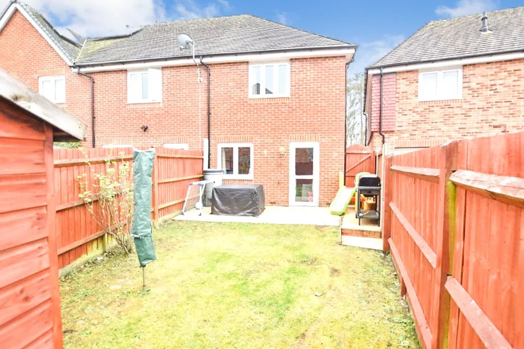 Nightjar Close, Farnborough, Hampshire, GU14 9GB, photo 6