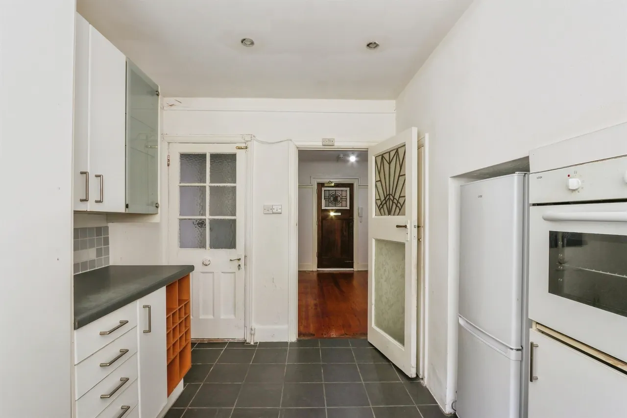 Christchurch Road, Bournemouth, photo 9