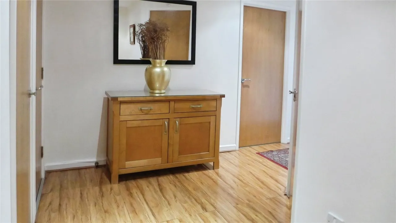 Manor House Drive, Coventry, CV1, photo 2