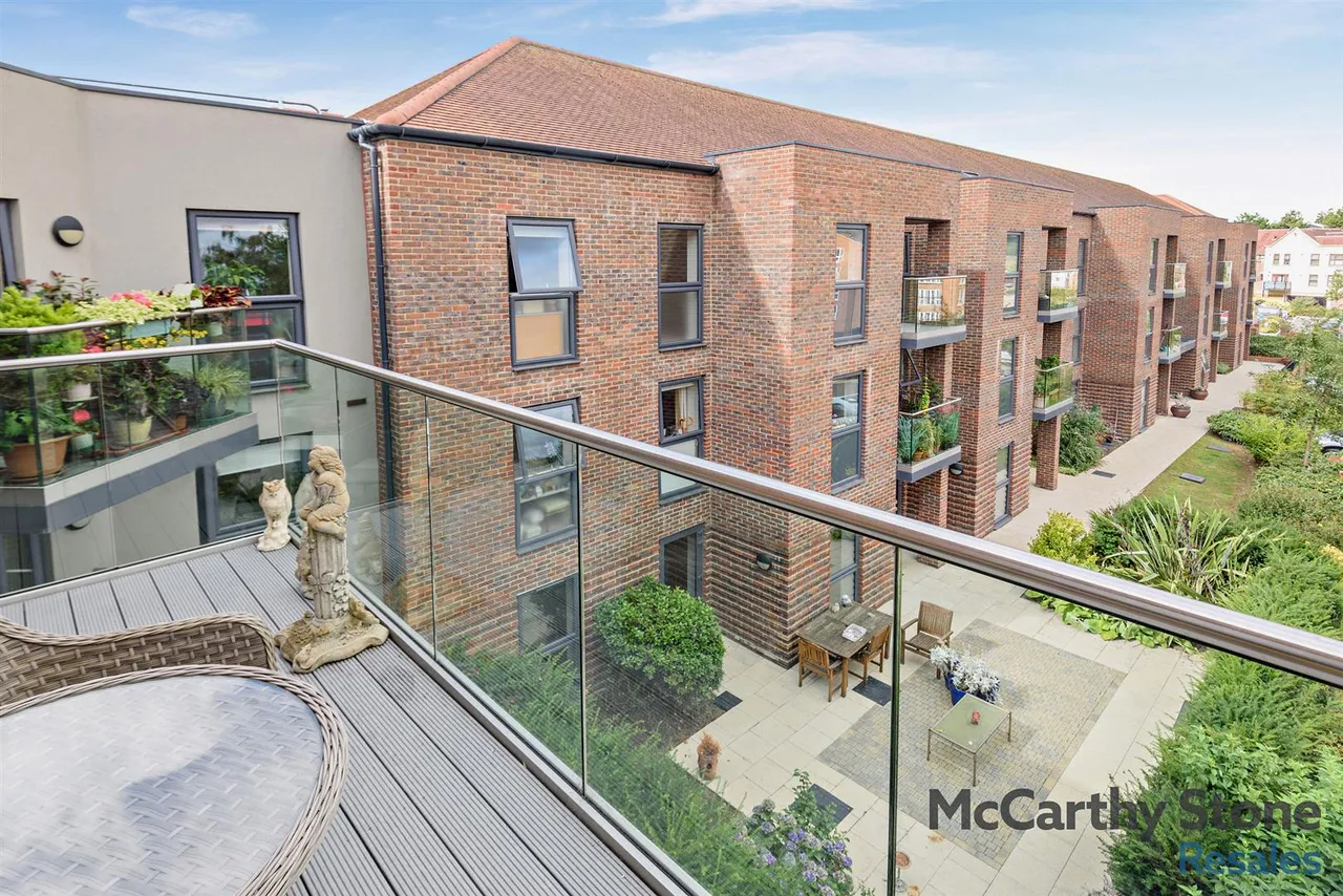 1 bed house for sale, Lower Turk Street, Alton, GU34