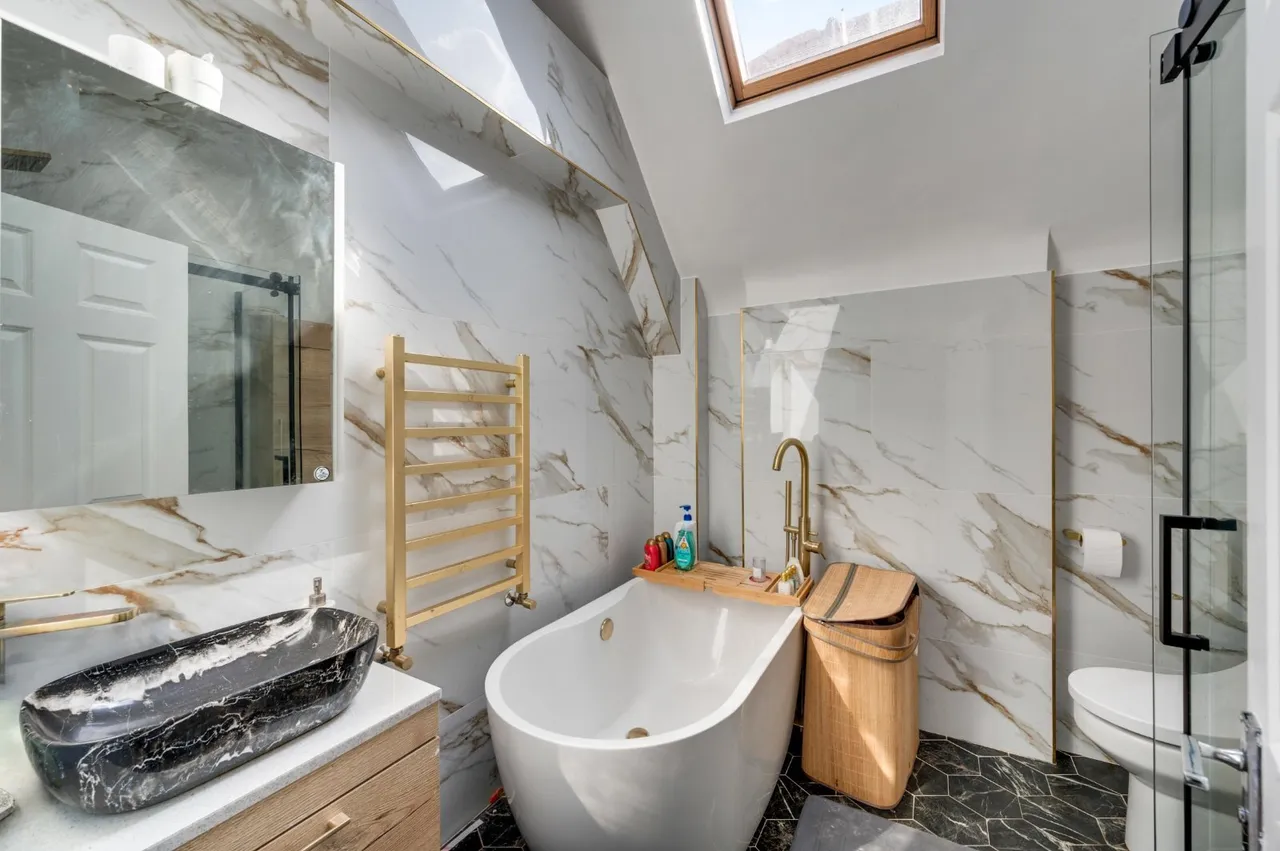 The Vale, London, NW11, photo 7