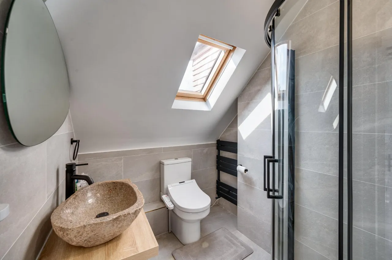 The Vale, London, NW11, photo 21