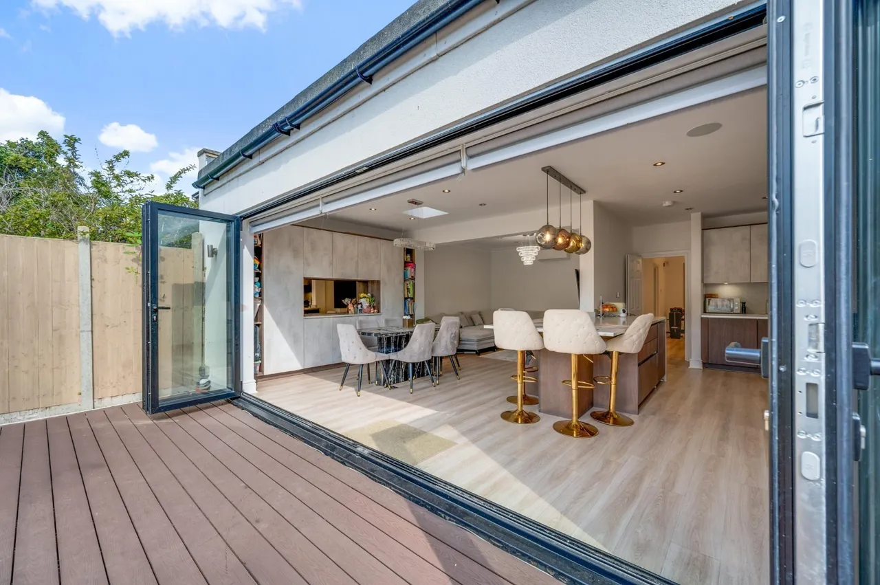 The Vale, London, NW11, photo 11