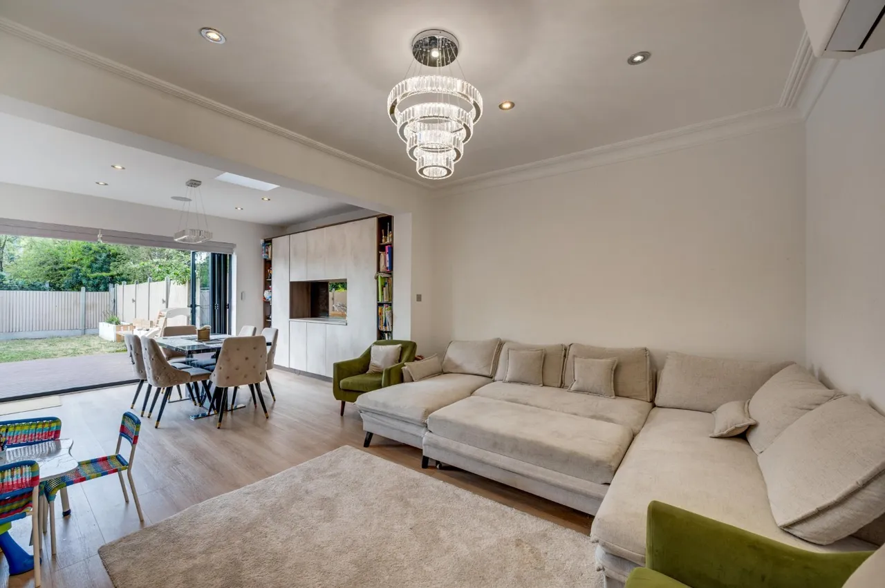 The Vale, London, NW11, photo 29