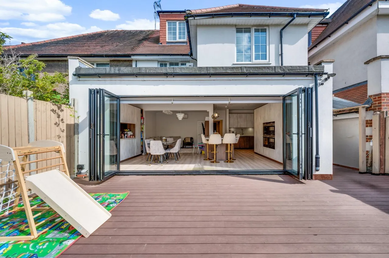 The Vale, London, NW11, photo 6