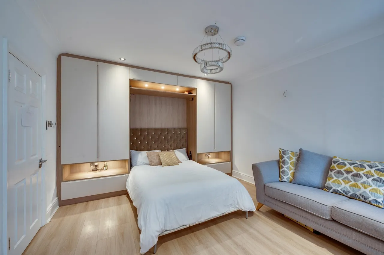 The Vale, London, NW11, photo 4